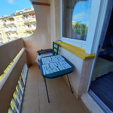 Lejlighed Zwykle Mieszkanie Dla Zwyklych Ludzi *